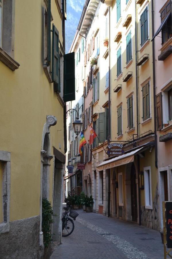 City Center Charme Riva del Garda Bagian luar foto